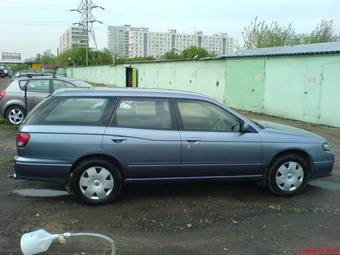 2002 Nissan Avenir Pictures