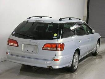 2002 Nissan Avenir Photos