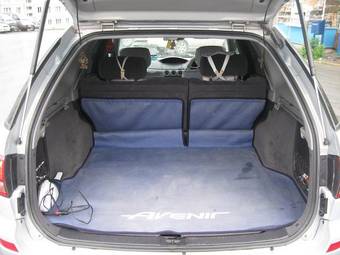 2002 Nissan Avenir Pictures