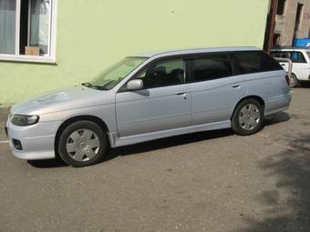 2002 Nissan Avenir Photos