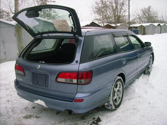 2003 Nissan Avenir