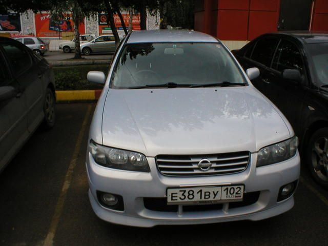 2003 Nissan Avenir