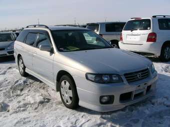 2003 Nissan Avenir