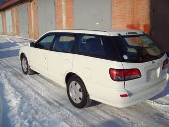 2003 Nissan Avenir