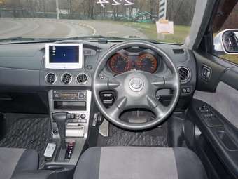 2003 Nissan Avenir Pictures