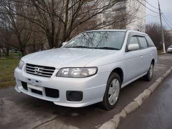 2003 Nissan Avenir Pictures