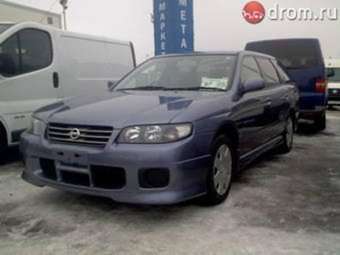 2003 Nissan Avenir