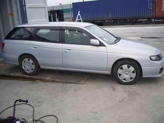 2003 Nissan Avenir Images