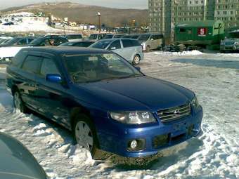 2003 Nissan Avenir Photos