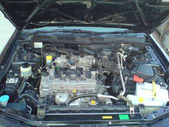 2003 Nissan Avenir Pictures