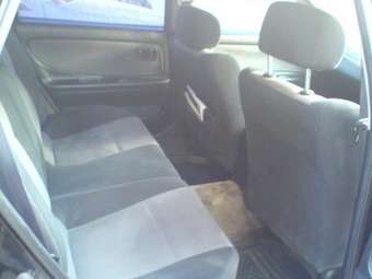 2003 Nissan Avenir Pictures
