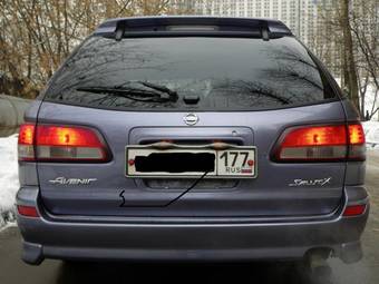 2003 Nissan Avenir Pictures