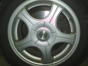 2003 Nissan Avenir Photos