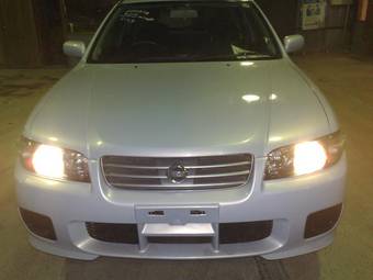 2003 Nissan Avenir Pictures