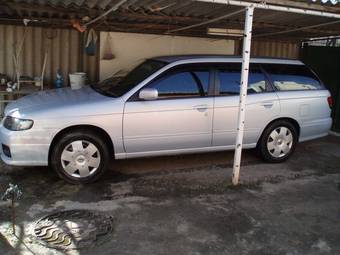 2003 Nissan Avenir Pics