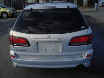 2003 Nissan Avenir Photos