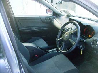 2003 Nissan Avenir Pictures