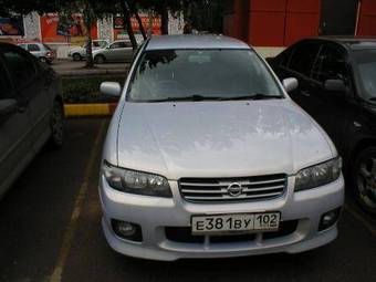 2003 Nissan Avenir Pictures