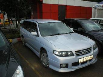 2003 Nissan Avenir Photos