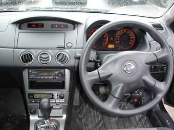 2003 Nissan Avenir Photos