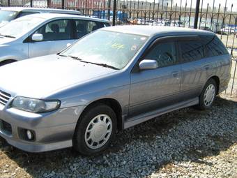 2003 Nissan Avenir Photos
