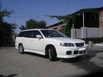 2003 Nissan Avenir Images