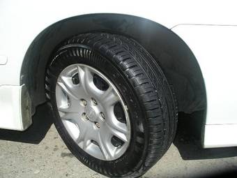 2003 Nissan Avenir Pictures