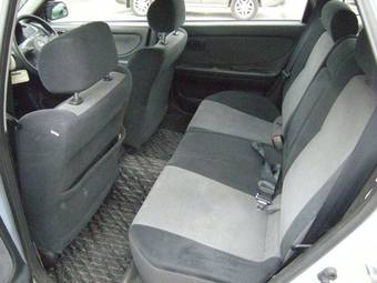 2003 Nissan Avenir Photos