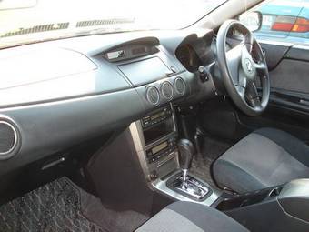 2003 Nissan Avenir Images