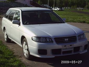 2003 Nissan Avenir Photos