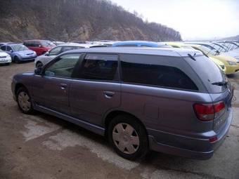 2003 Nissan Avenir Pictures
