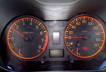 2003 Nissan Avenir Pictures