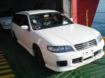 2003 Nissan Avenir Photos