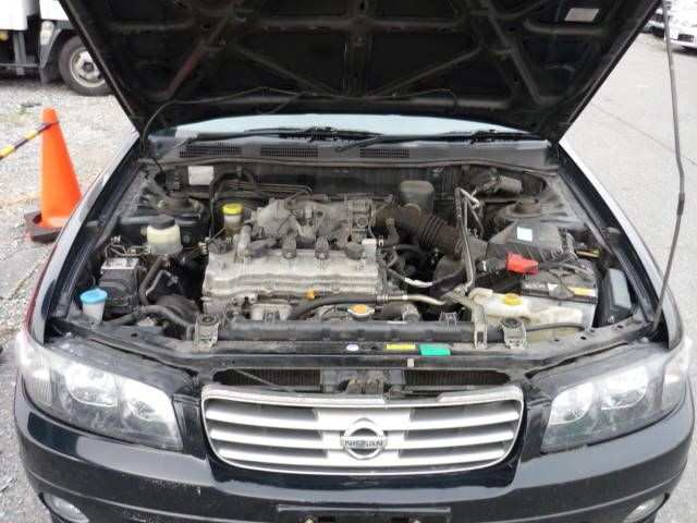 2004 Nissan Avenir