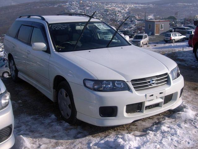 2004 Nissan Avenir