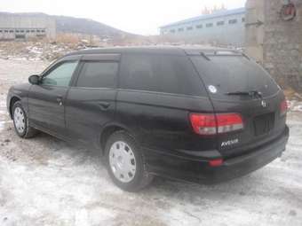 2004 Nissan Avenir Photos