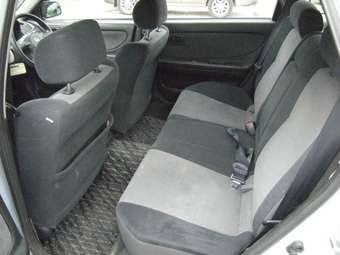 2004 Nissan Avenir Pictures