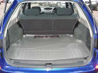 2004 Nissan Avenir Pictures