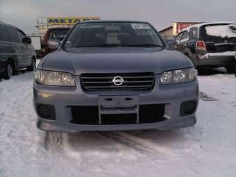 2004 Nissan Avenir Pictures