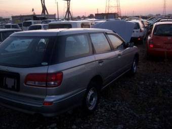 2004 Nissan Avenir Pictures
