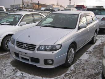 2004 Nissan Avenir Photos