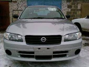 2004 Nissan Avenir Pictures