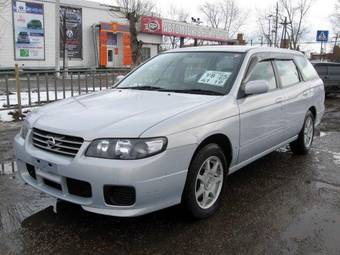 2004 Nissan Avenir Pictures