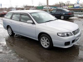2004 Nissan Avenir Pics