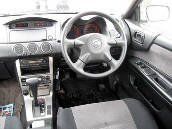 2004 Nissan Avenir Pictures