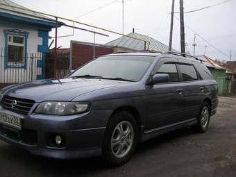 2004 Nissan Avenir Photos