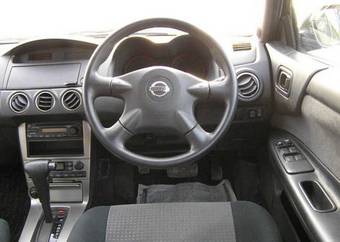 2004 Nissan Avenir Photos