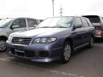 2004 Nissan Avenir Pictures