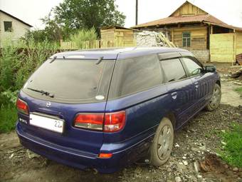 2004 Nissan Avenir Photos