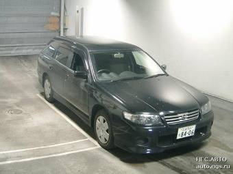 2004 Nissan Avenir Photos